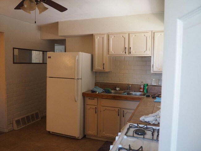 Foto del edificio - 1215 Lakeview Ave