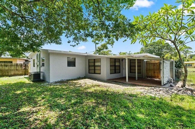 Foto del edificio - 1552 NW 15th Terrace