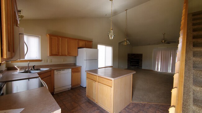 Foto del edificio - 1646 Columbine Village Dr