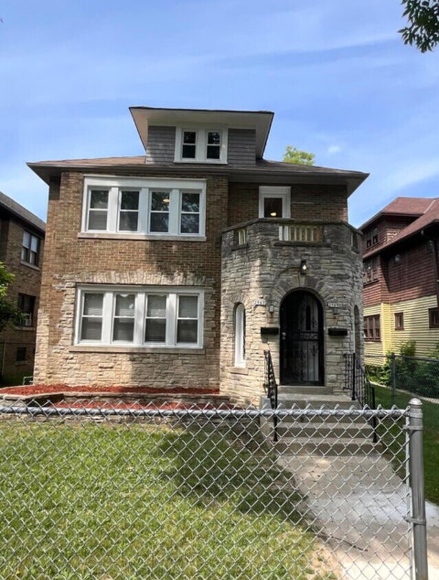 Primary Photo - 2967 N 45th St