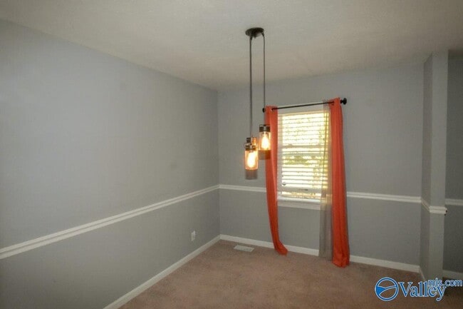 Building Photo - 4624 Daugette Dr NW