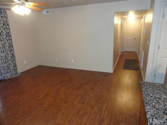 Building Photo - 289 S 1000 W