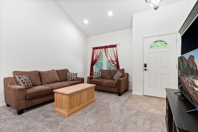 Photo - 10213 Sacramento Way (South Jordan, UT) House