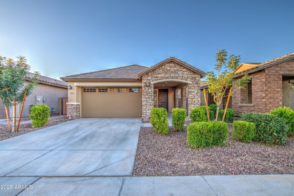 Foto principal - 9438 W Sells Dr