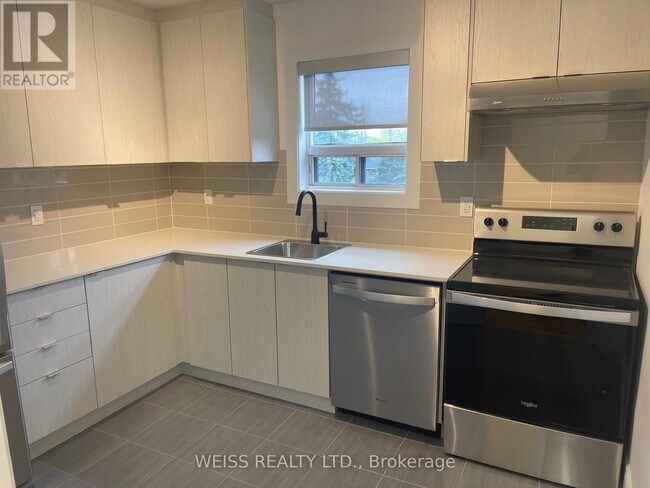 Photo du bâtiment - 517-517 Eglinton Ave W