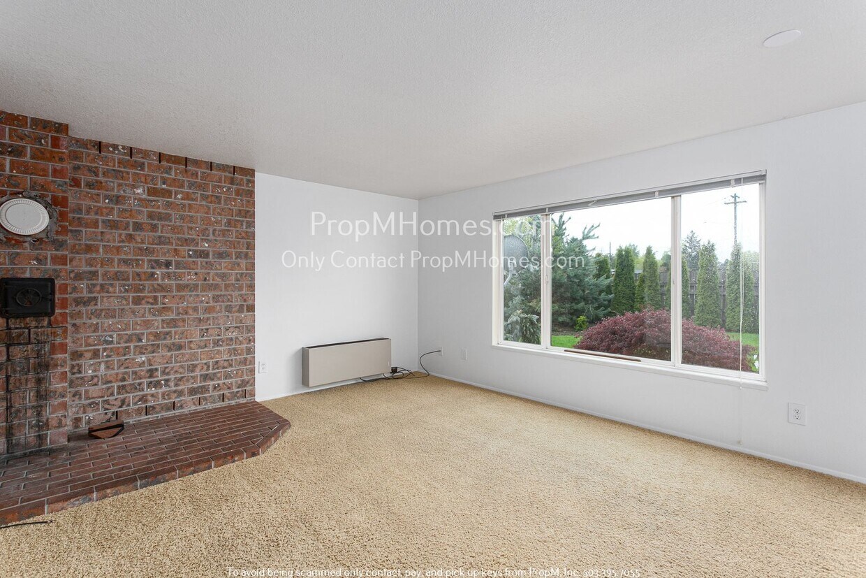 Spacious and Cozy Two-Bedroom in Gresham -... - Spacious and Cozy Two-Bedroom Home - Yard ...