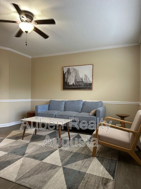 Foto del edificio - 204 1/2 W Buena Vista Drive