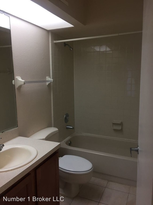 Building Photo - 7520 Sugar Bend Dr