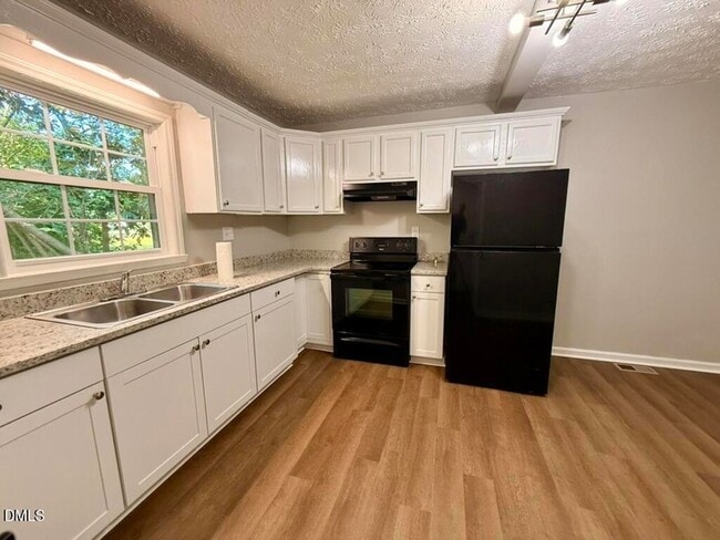 Foto del edificio - 1002 E Harnett St