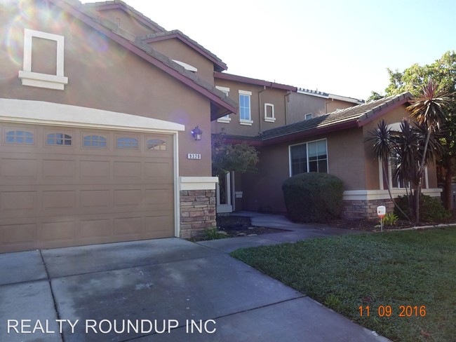 Building Photo - 5 br, 4 bath House - 9320 Sierra Spring Way