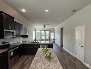 Building Photo - 2209 Derringer Dr