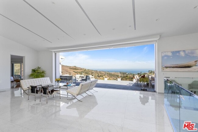 Building Photo - 28405 Via Acero