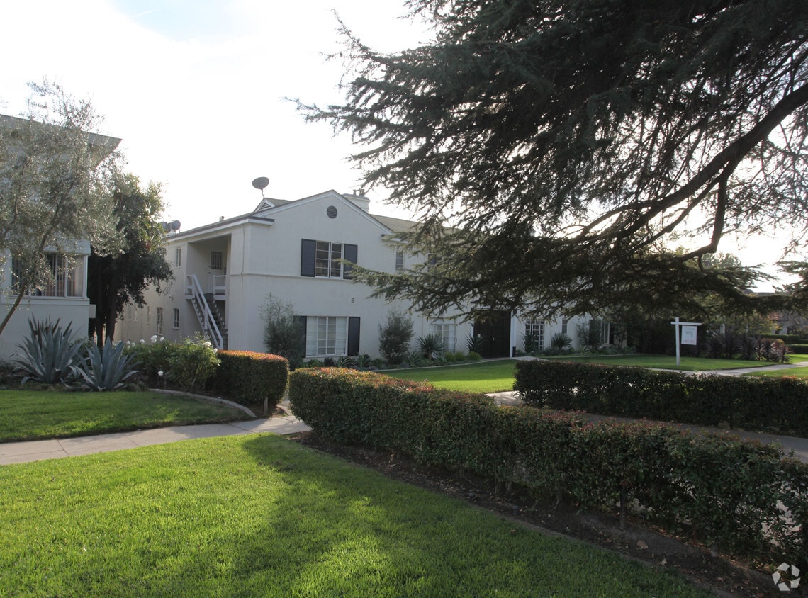 Building Photo - Villa Gina