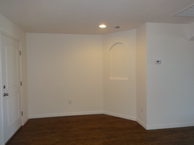Foto del edificio - 627 Chatham Walk Drive
