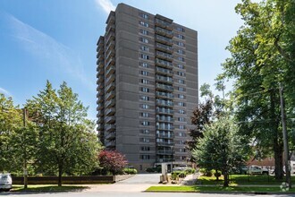 Building Photo - Spring Garden