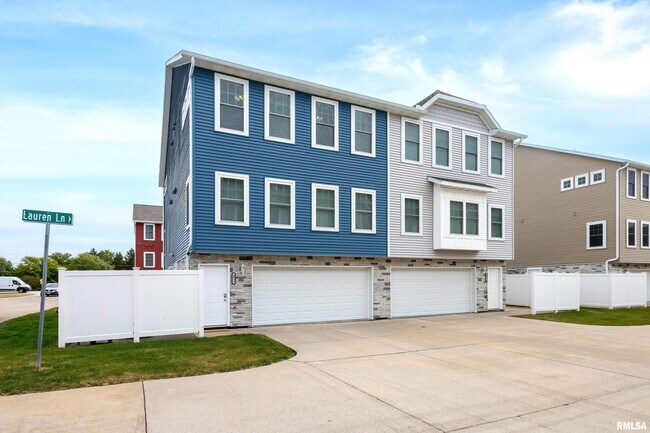 Foto del edificio - 4833 Lauren Ln