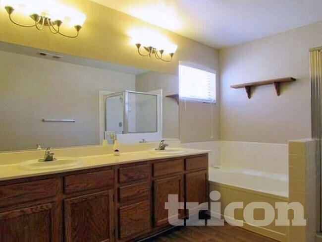 Foto del edificio - 2881 Deep Creek Ln