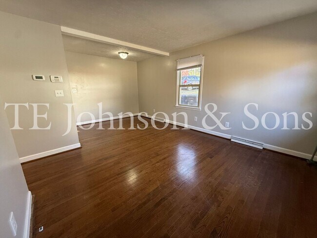 Foto del edificio - Cozy Single-Story Duplex Living on Raeford Ave