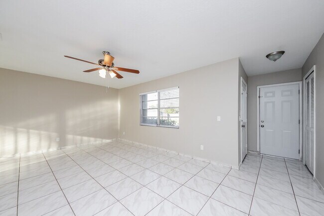 Building Photo - 1410 Orchid Ln