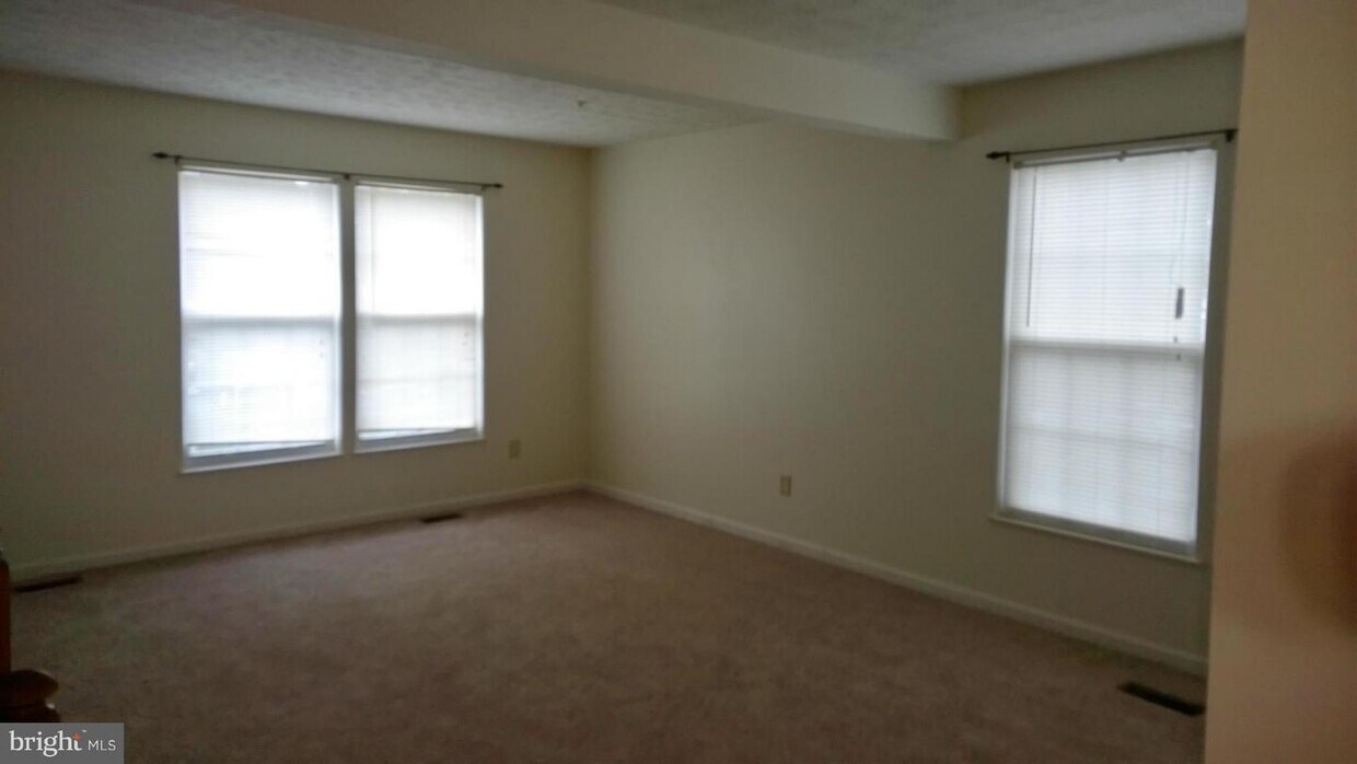 Primary Photo - 120 Foxview Dr