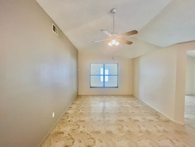 Building Photo - Orlando - 4 Bedroom, 2 Bathroom - $2550.00