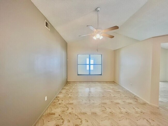Foto del edificio - Orlando - 4 Bedroom, 2 Bathroom - $2550.00