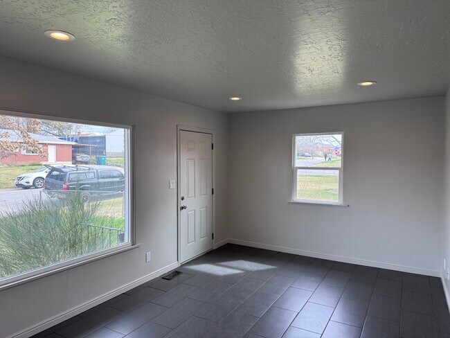 Foto del edificio - 3879 S 2050 W