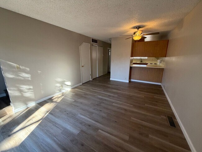 Foto del edificio - 4985 W 7th St