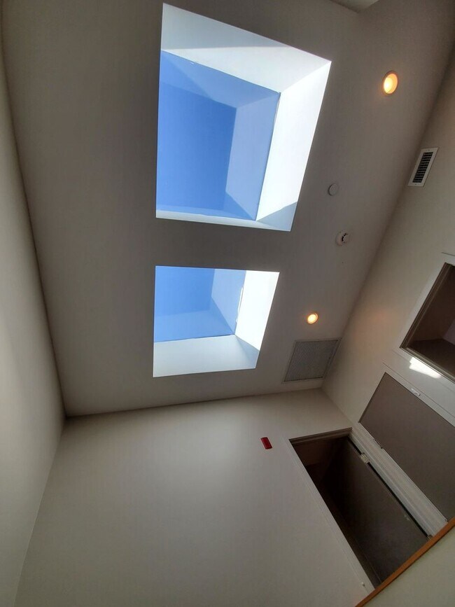 Foto del edificio - Huge 5 bed townhouse in allston