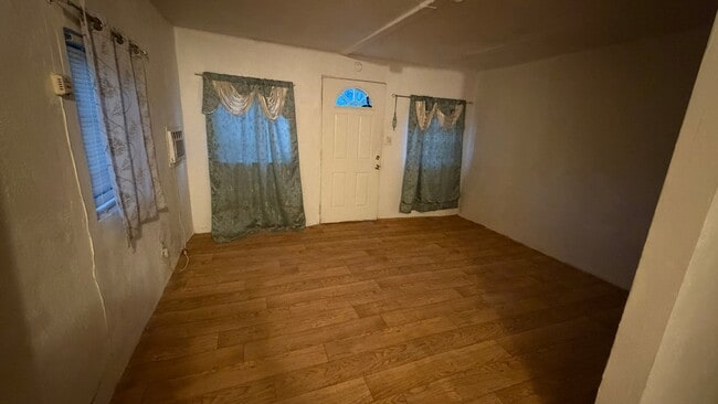 Photo - 170 E Claremont St House