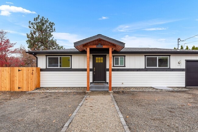 Foto del edificio - 460 N James Ave