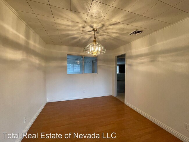 Building Photo - 4 br, 2.5 bath House - 6328 Alta Drive,