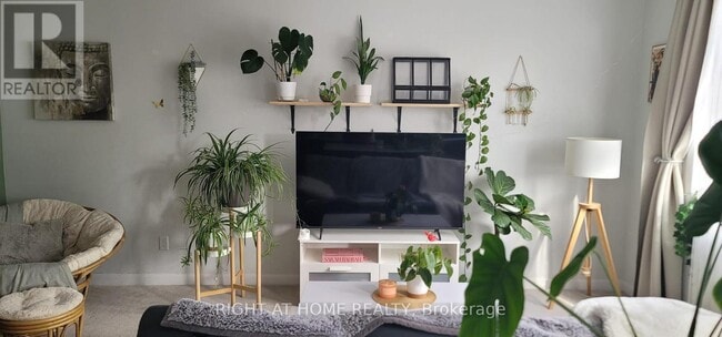 Building Photo - 61 Teelin Cir