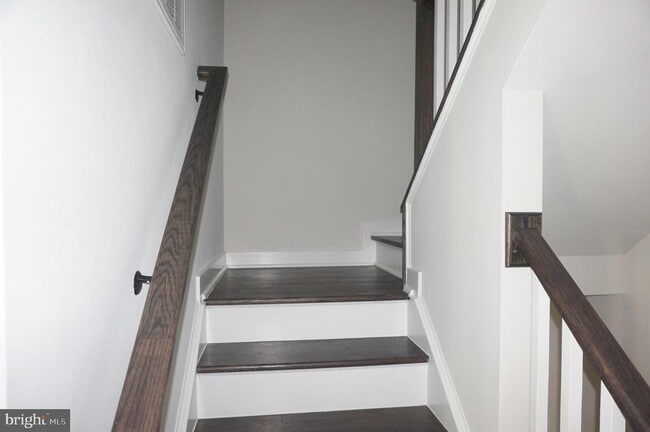 Building Photo - 14032 Sunrise Valley Dr