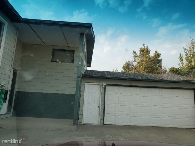 Building Photo - 4 br, 1.5 bath House - 1011 19th Street