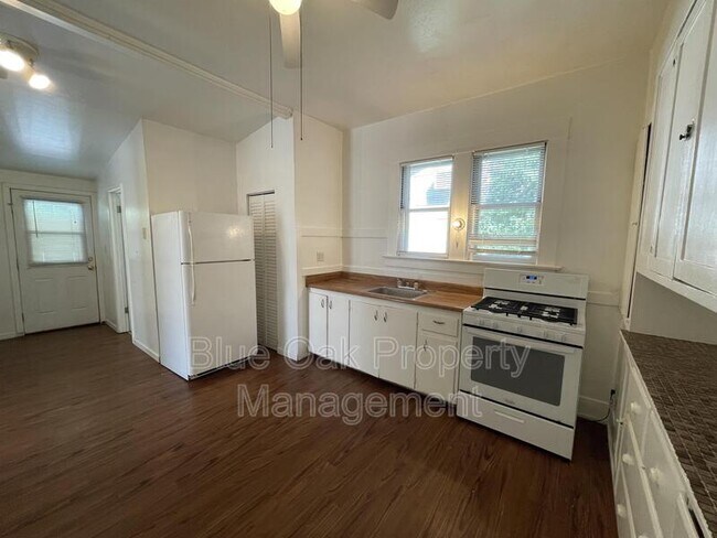 Foto del edificio - 960 Salem St