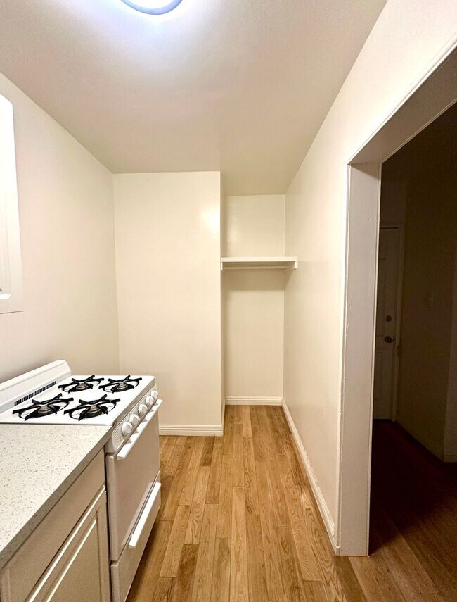 Foto del edificio - Charming Studio Near LACMA, The Grove & Me...