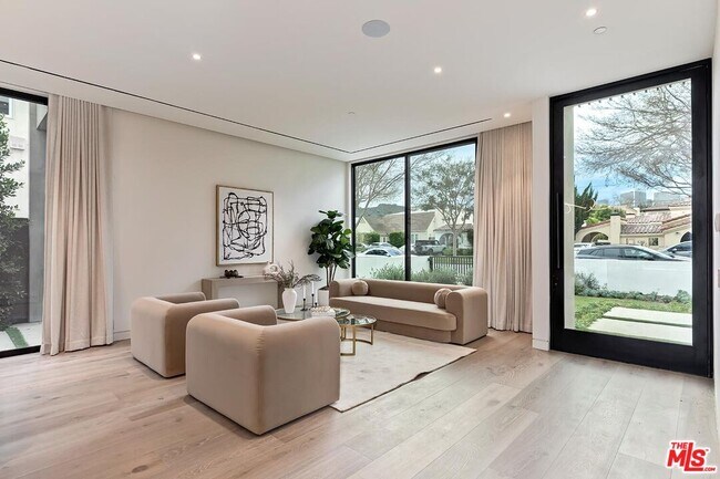 Foto del edificio - 352 Crescent Dr