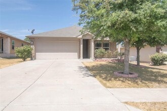 Building Photo - 504 Comal Run