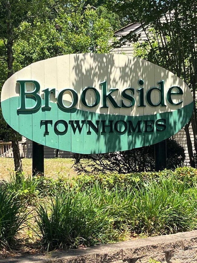 Foto del edificio - 4278 Brookside Dr