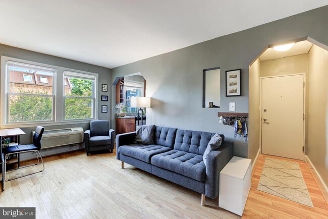 Building Photo - 1363 K St SE