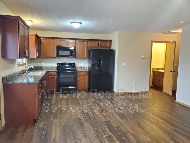 Foto del edificio - 3399 S Hillcrest Ave