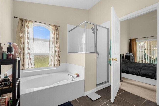 Foto del edificio - 818 Oxford Dr