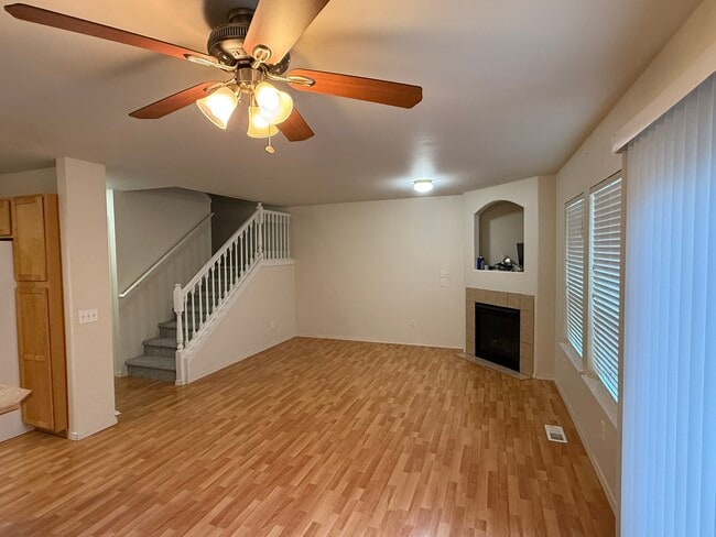 Building Photo - 1608 Hollow Dale Pl