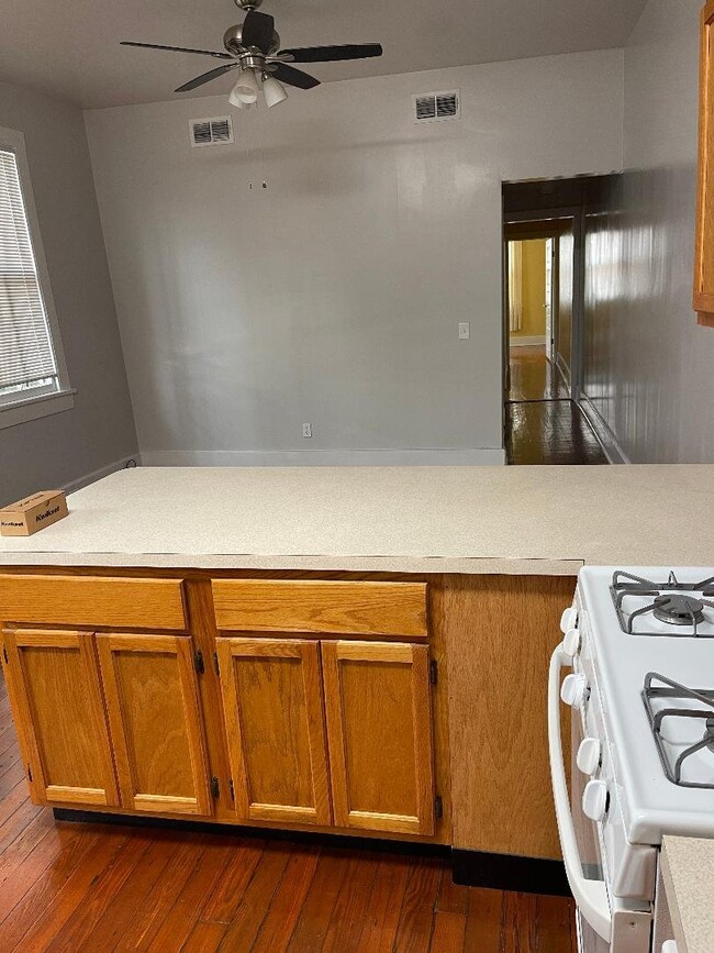 Photo - 2531 Annunciation St (New Orleans, LA) Apartment