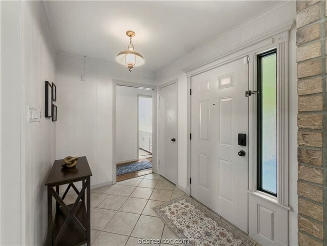 Building Photo - 2525 Willow Bend Dr