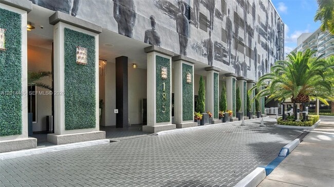 Foto del edificio - 185 SE 14th Terrace