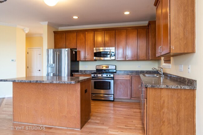 Building Photo - 26224 Whispering Woods Cir