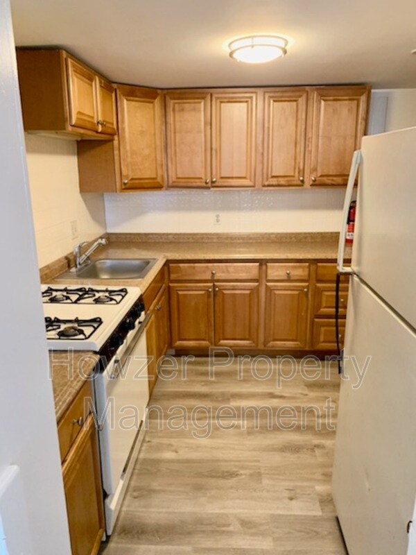 Building Photo - 54 Longwood Ave