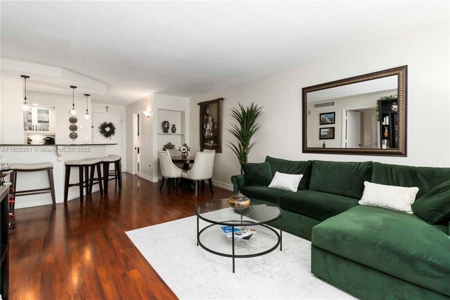 Building Photo - 6917 Collins Ave